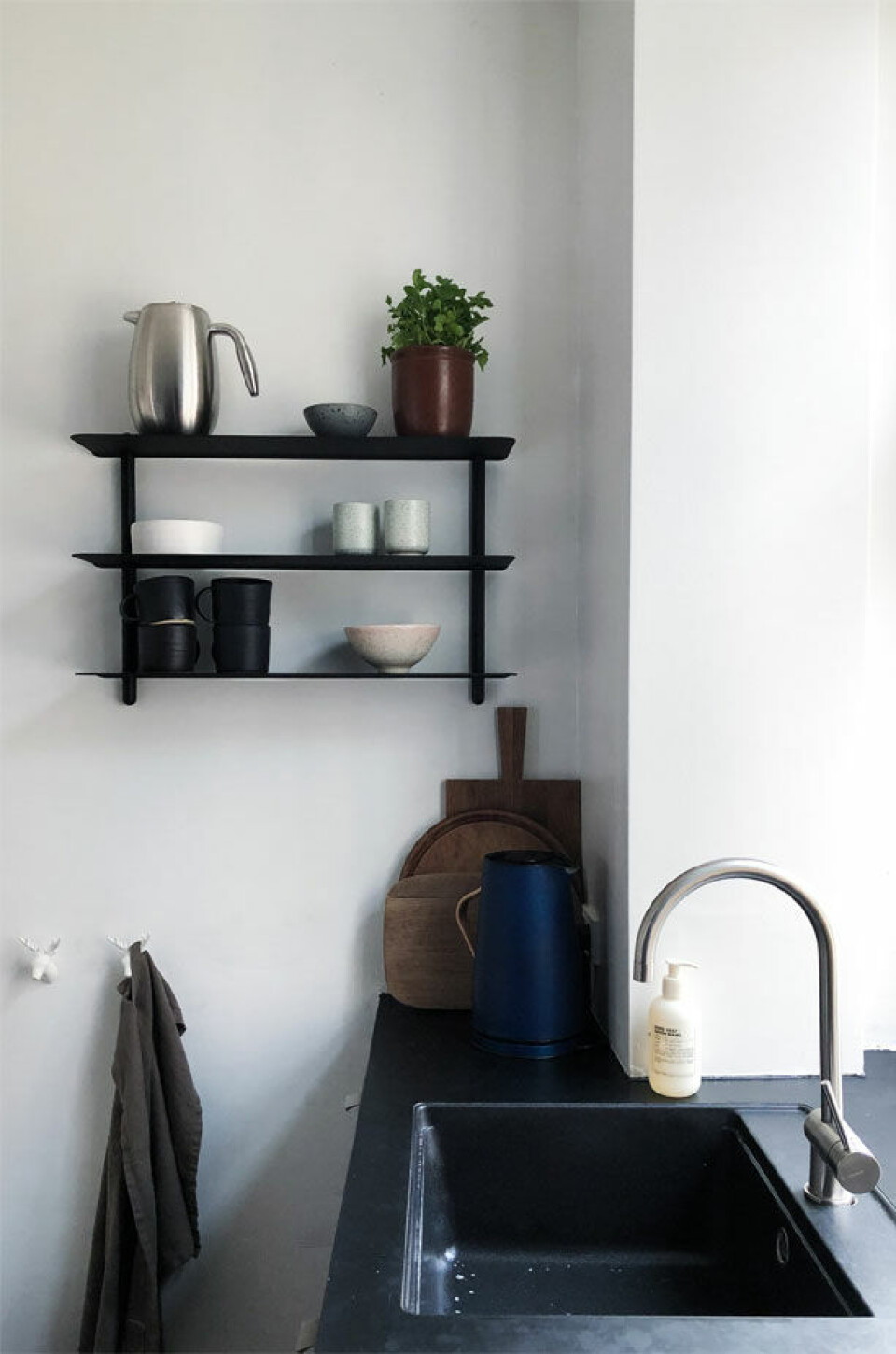 Hylden i køkkenet er fra Gejst Design.