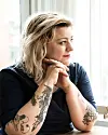 'Det er svært at acceptere, at man skal døje med knæsmerter i så tidlig en alder'