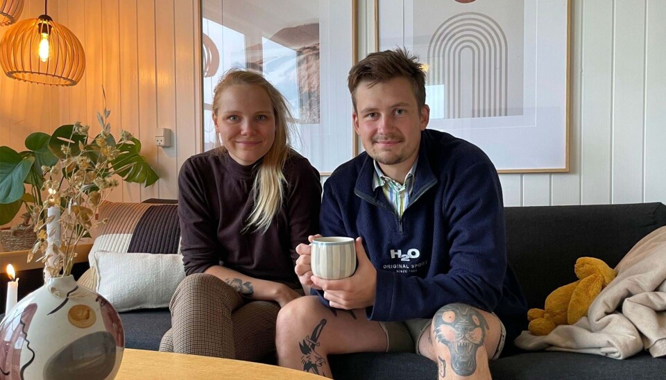 Se billedet: TV 2-deltager klipper håret af for en god sag