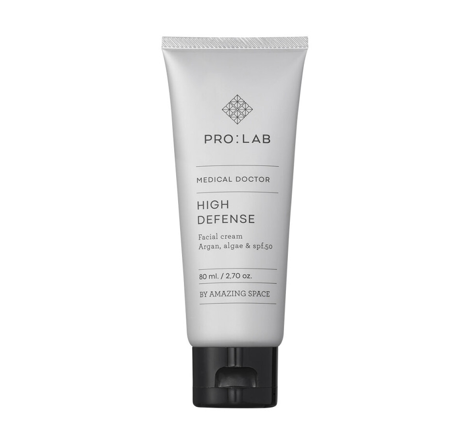 80ml-high-defense-prolab-packshot-amazing-space-product-only-2022.png copy.jpg