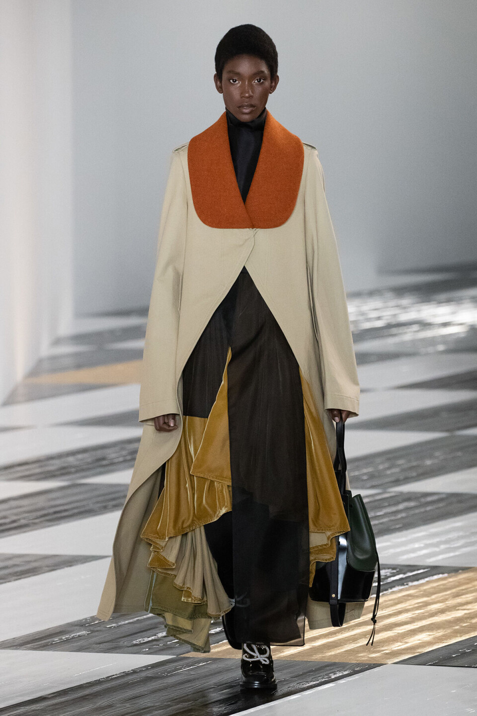 Loewe_FW2021_Look_12.jpg