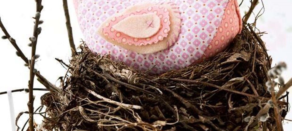 Påskepynt: Sy en rigtig rugemor til påske