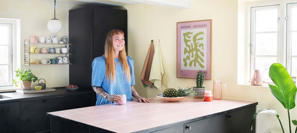 Kunne du have køkken i samme farve som Tine? Kom indenfor i hendes smukke hjem her