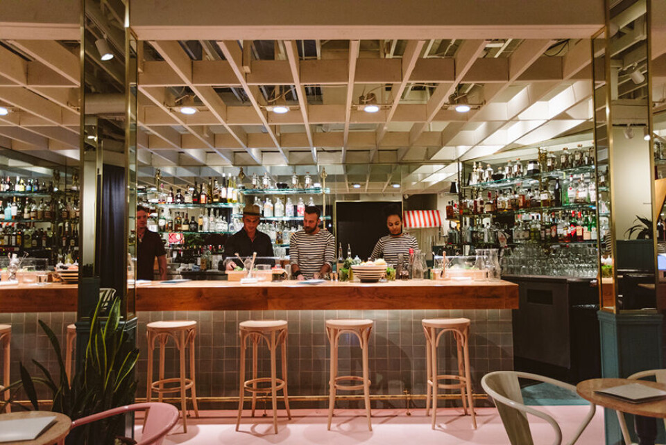 The friend bar
