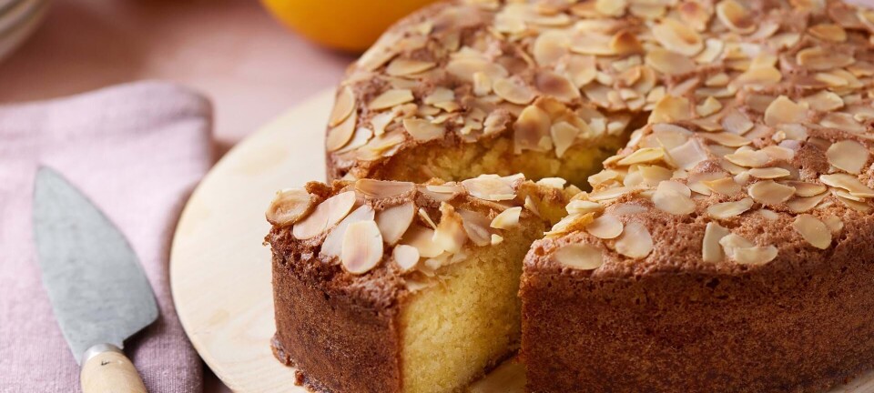 Mandelkage med appelsin - og lavet med olivenolie i stedet for smør