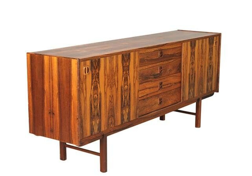 Skænk fra 1960’erne. Modelnavn ´Ladoga´. Udført hos IKEA. Solgt på Bukowskis Market. Hammerslag SEK 6.000.
