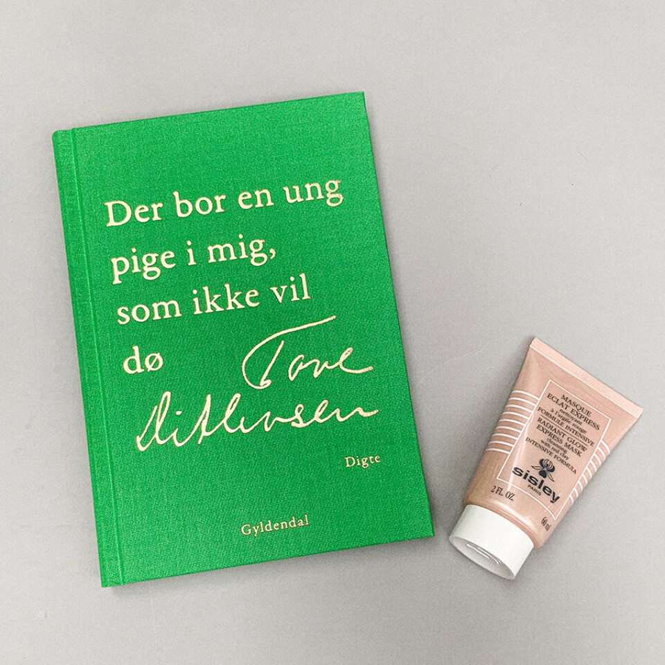 Der bor en ung pige i mig, som ikke vil dø og Sisley maske