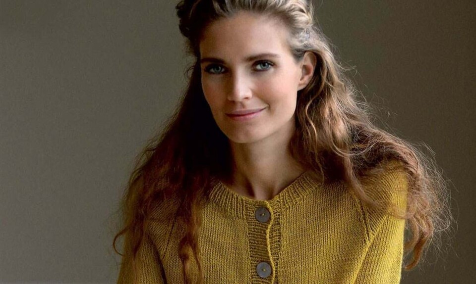 Strik selv: Smuk karrygul raglancardigan fra Hendes Verden