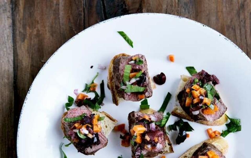 Lav sommerlig tapas med årstidens grønt