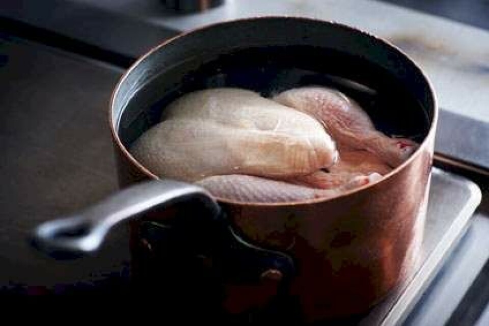 Trin for trin: Landkylling i porre-kartoffelsuppe