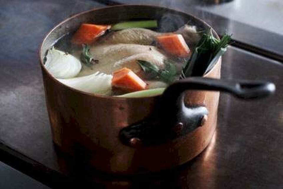 Trin for trin: Landkylling i porre-kartoffelsuppe