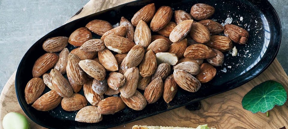 Saltede mandler: Sådan laver du den lækre snack selv