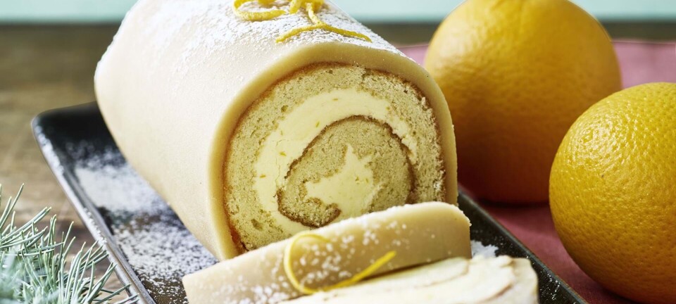 Juleroulade med appelsinsmørcreme og marcipanovertræk