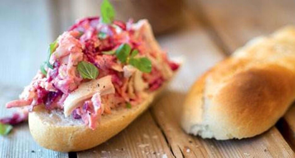 Kyllingesalat med kål og rødbeder