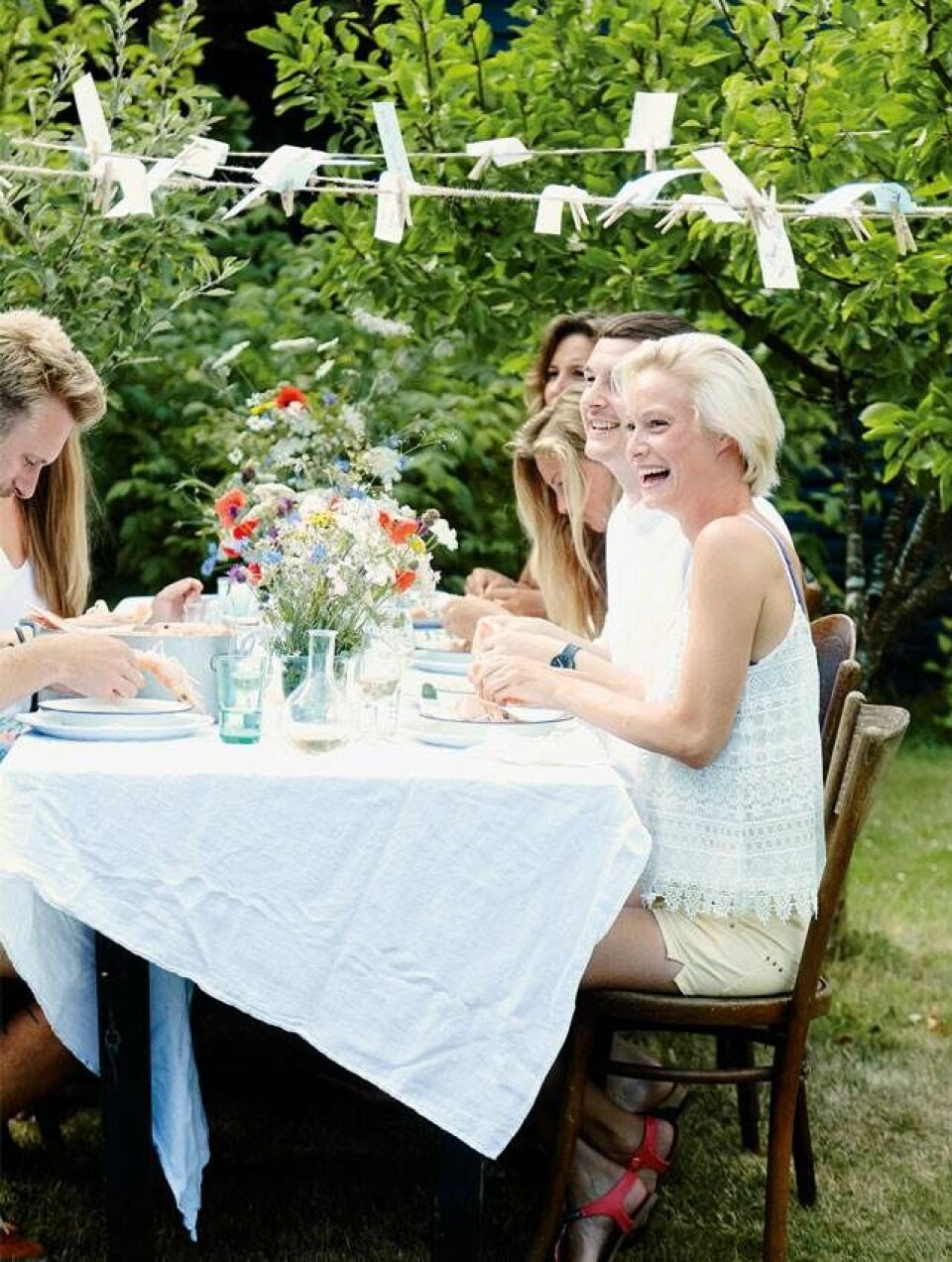 Unghane med rabarberkompot