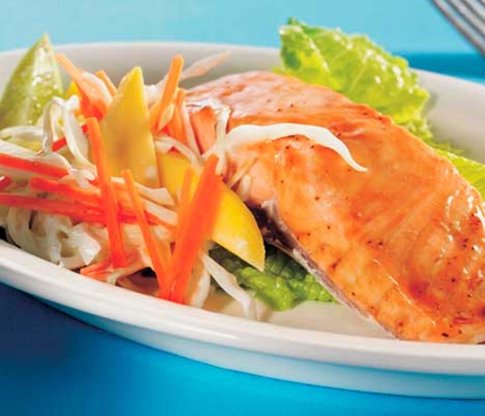 Laks med mangocoleslaw