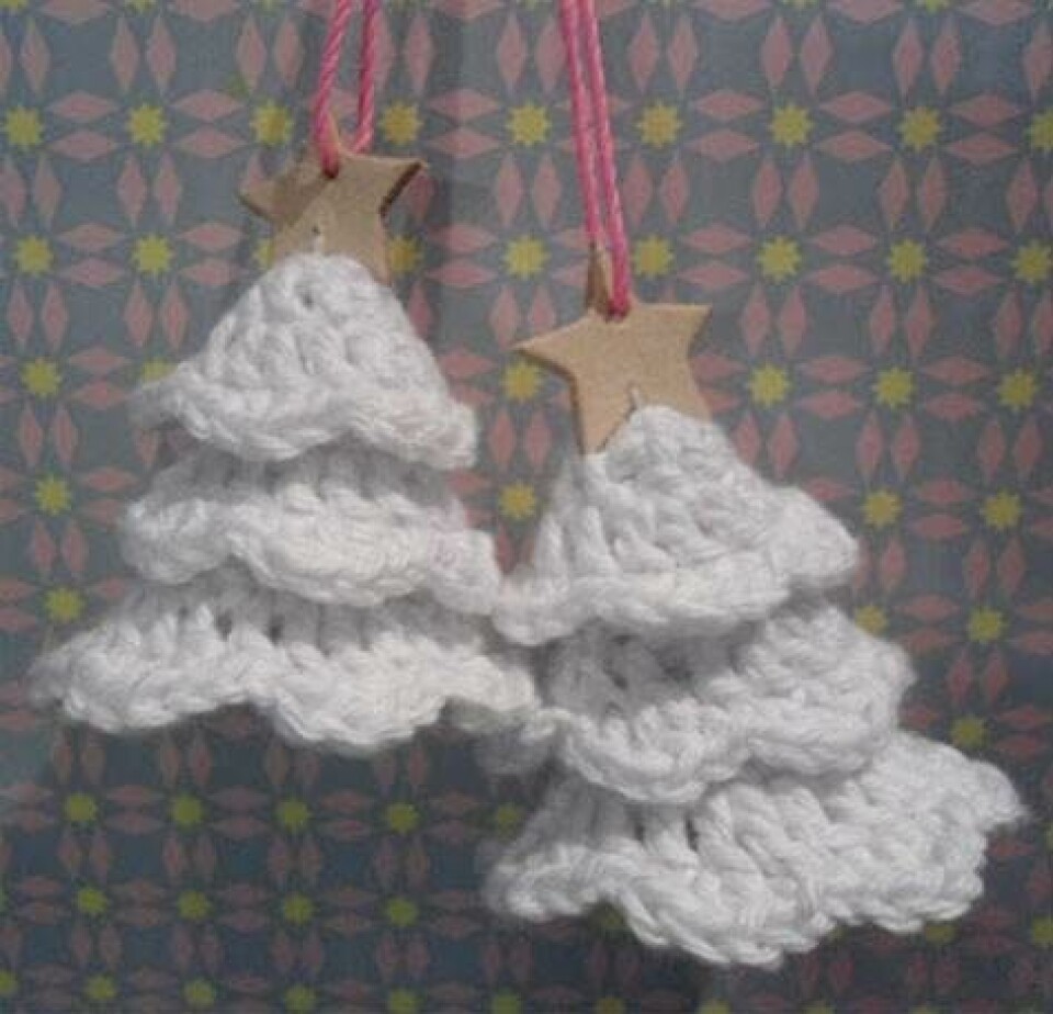 Hæklede hvide juletræer