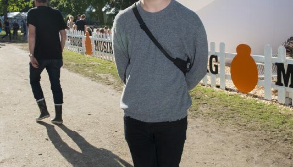 Anthon måtte i onsdags hygge sig nogle timer uden det andet medlem af gruppen, Thor. Han var nemlig, efter at have camperet på Roskilde Festivalen siden lørdag, taget hjem for at slappe af. (Foto: Sisse Stroyer)