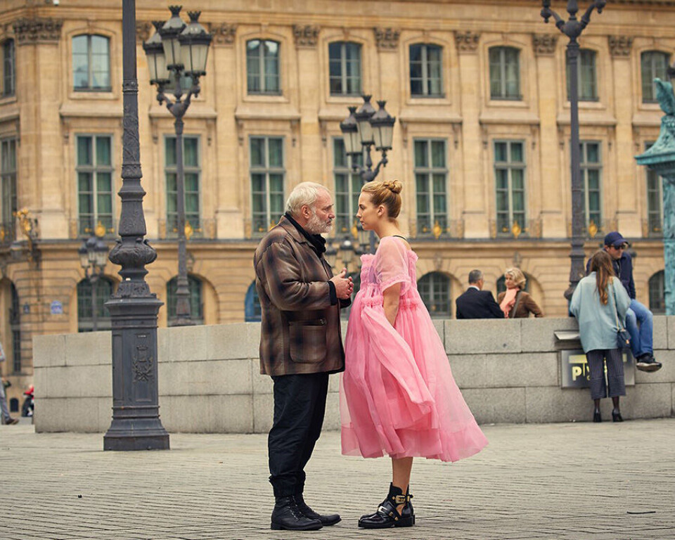 killing eve villanelle paris france