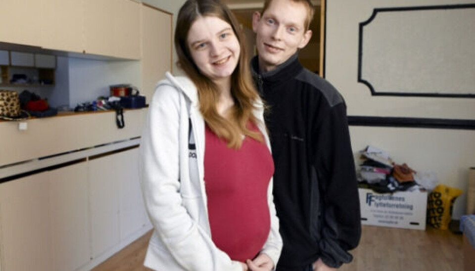 Dea Louise og kæresten Rasmus kom med i 12. sæson, og her kunne man opleve, da datteren Rosa blev tvangsfjernet. (Foto: Kanal 4)