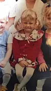 Hvem mon den storsmilende pige er? (Foto: Privat)