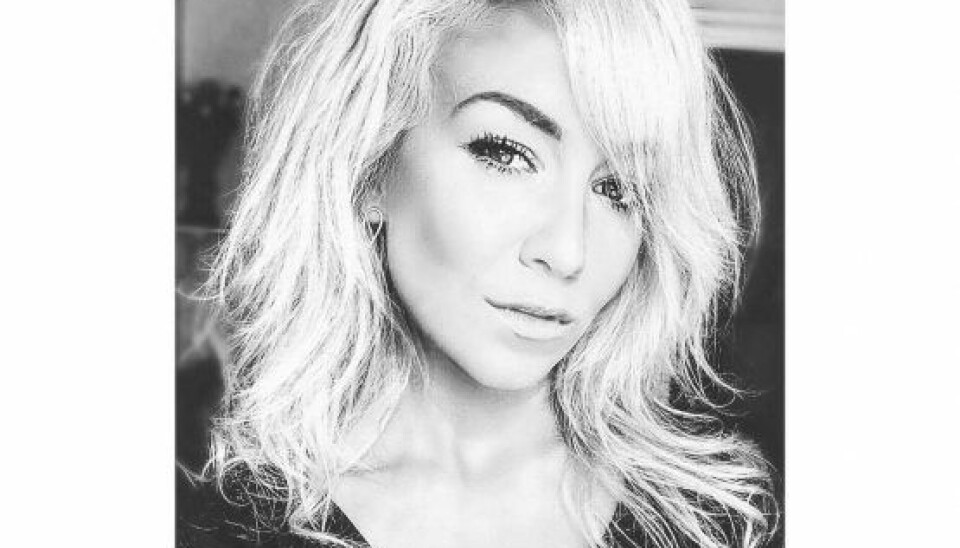 Det er 25-årige Regitze, der har fået lokket paradisoen væk fra tilværelsen som single. (Foto: Privat)