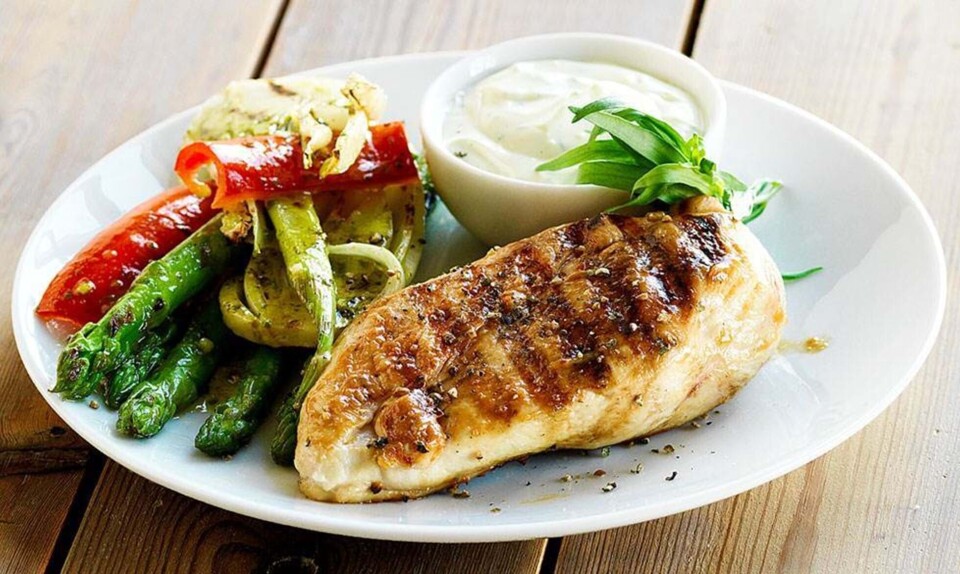 Grillet kylling med kold béarnaisesauce dip