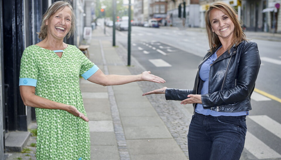 - Der er altid plads til Linse, fortæller de to søstre (Foto: Janus Nielsen)