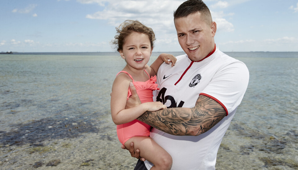 Sonny og datteren Melia. (Foto: Kanal 4/Krestine Havemann )