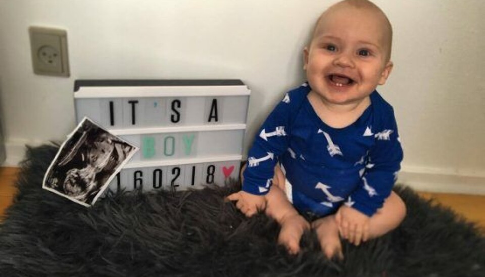 Lillebror er sat til at komme til verden på dagen, hvor Mica fylder 1 år. (Foto: Privat)