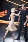 René Holten Poulsen og Jenna Bagge i en Salsa (Foto: Anthon Unger)