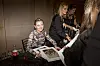 Der blev skrevet autografer og taget billeder med de interesserede fans. (Foto: Malene Porup)