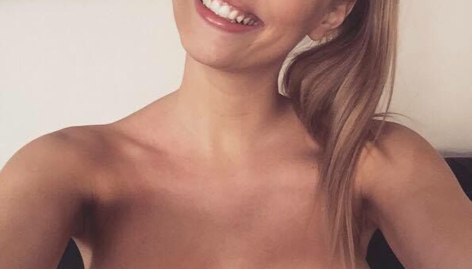 Simone med sine nye bryster (Foto: Privat)