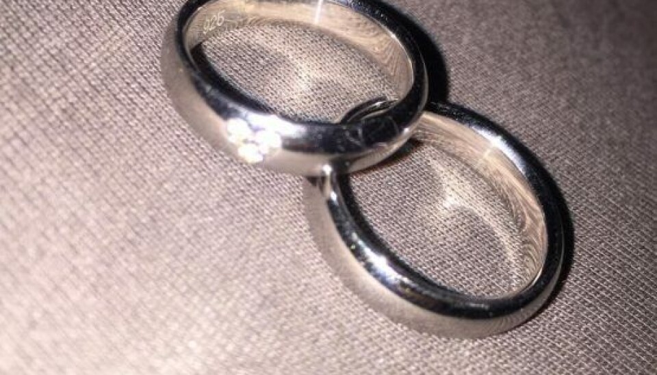 Nu mangler parret bare at få navne i ringene, som de i fremtiden skal gå med. (Foto: Privat)