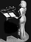 Mytiske Marilyn Monroe er stadig en millionforretning efter hendes død. Kjolen, som hun sang for John F. Kennedy i, blev ved en auktion solgt for 8.165.690 (Foto; Getty Images)
