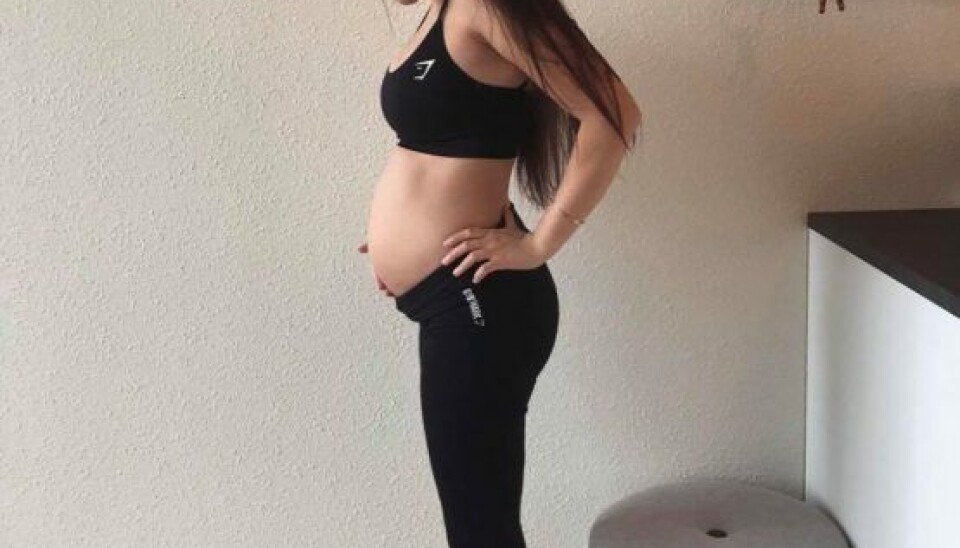 Smukke Jasmin venter sit første barn til juli (Foto: Privat)