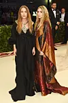 Mary-Kate Olsen and Ashley Olsen (Photo by Jamie McCarthy/Getty Images)