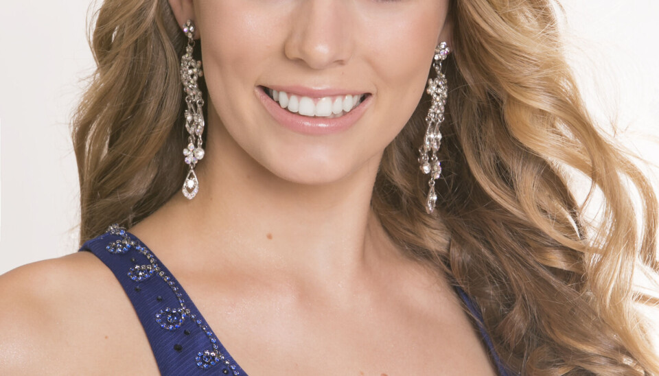 Navn: Pernille Dooleweerdt - Alder: 19 år gammel - By/Religion: Grenaa, Jylland - Højde: 180 cm. - Beskæftigelse: Lige færdiggjort HHX-eksamen, sæsonmedarbejder i Djurs Sommerland (Foto: Christina Anaya/MissDanmark.dk)