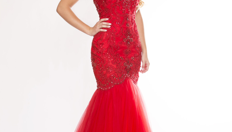 Navn: Maria Bennetzen - Alder: 19 år - By/Region: Grindsted/Midtjylland - Højde: 172 cm - Beskæftigelse: Sabbatår, arbejder i café, hos et par aviser og som husmodel for TP Kjoler, samt indspiller musik og optræder til fester. (Foto: Christina Anaya/MissDanmark.dk)