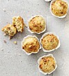 Muffins med parmaskinke og ost
