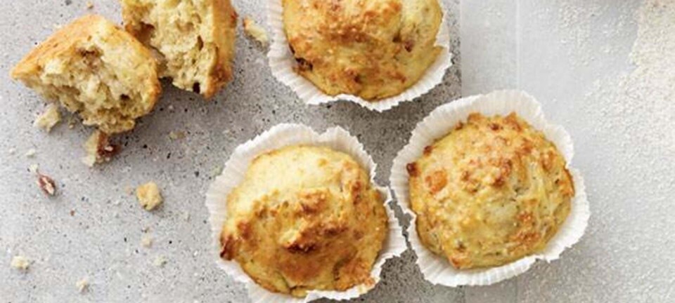 Muffins med parmaskinke og ost
