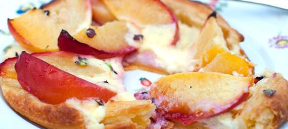 Ferskentærter med cremefraiche og lavendel