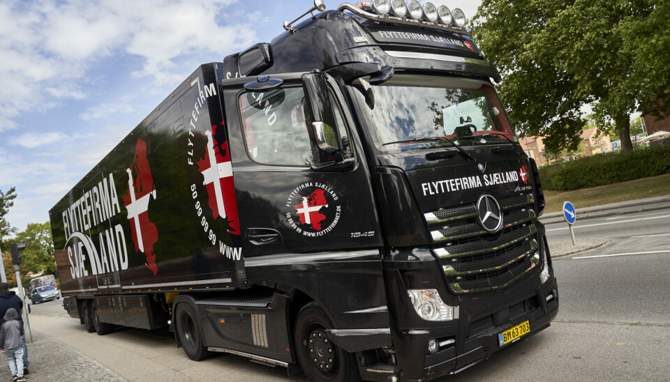 Sandra ankom i en lastbil fra Flyttefirmaet Sjælland, hvor hun til daglig arbejder i administrationen. (Foto: Janus Nielsen)