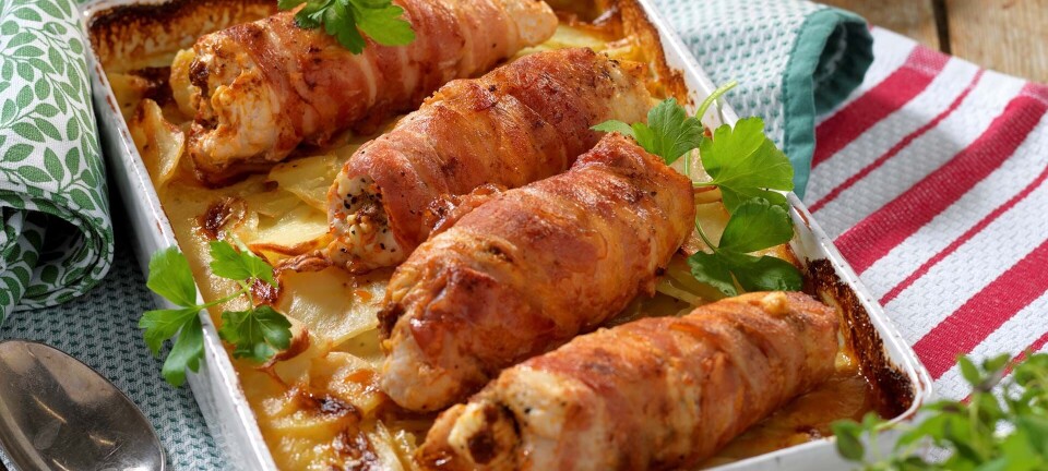 Kylling i fad: Nem pesto-kylling på flødekartofler