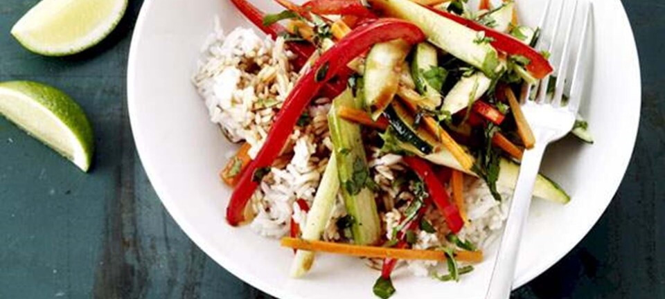 Grøntsags-wok med ris