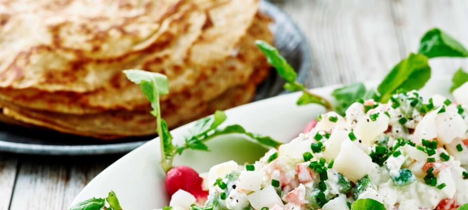 Madpandekager med hytteostsalat og røget hellefisk