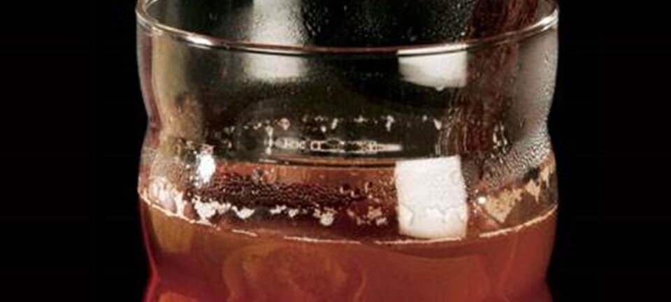 Varm æbletoddy med lakrids