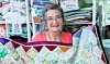Tinne syr personlig patchwork: 'Hver eneste stump stof har en betydning'