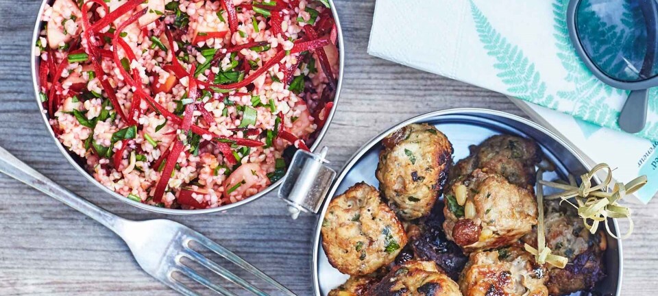 Minideller med rosiner, pinjekerner og bulgursalat