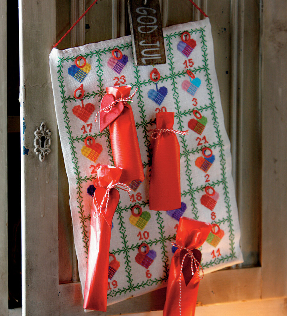 Broderet pakkekalender